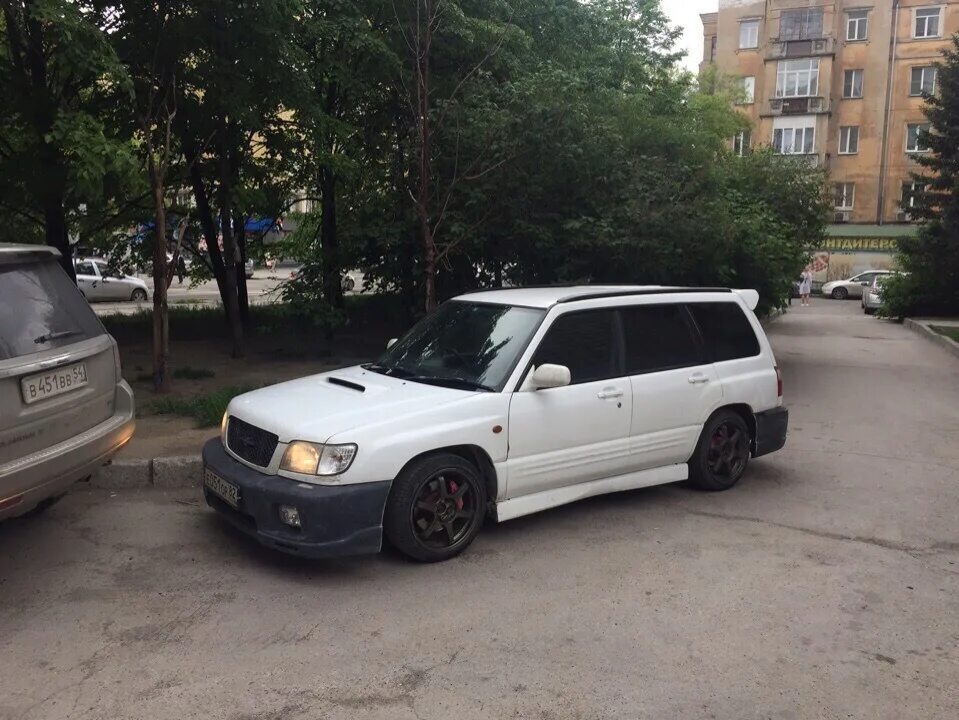 Форестер красноярске купить. Subaru Forester STI 2006. Форестер СФ на сти2м. Субару Форестер sti2m без тонировки. Субару Форестер 2001 года 38 регион.