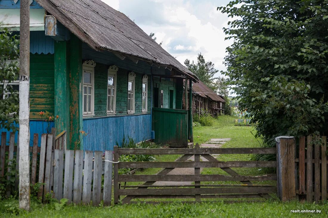 Купила деревню в белоруссии. Беларусь деревня. Сельский дом Беларусь. Деревня русско белорусско. Белоруссия деревня Деревянка.