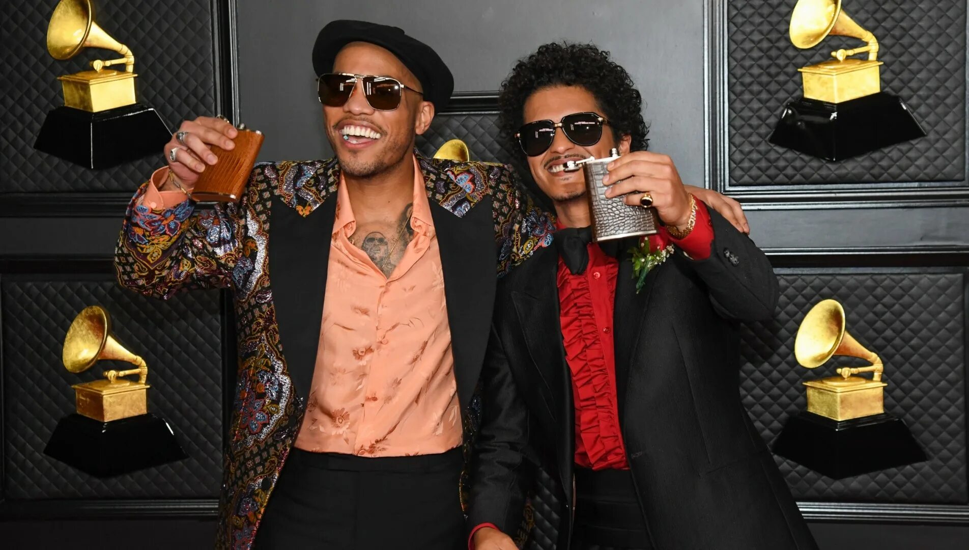 Bruno mars anderson. Bruno mars anderson paak. андерсон пак и бруно марс. бруно марс грэмми. bruno mars, anderson .paak, silk sonic.