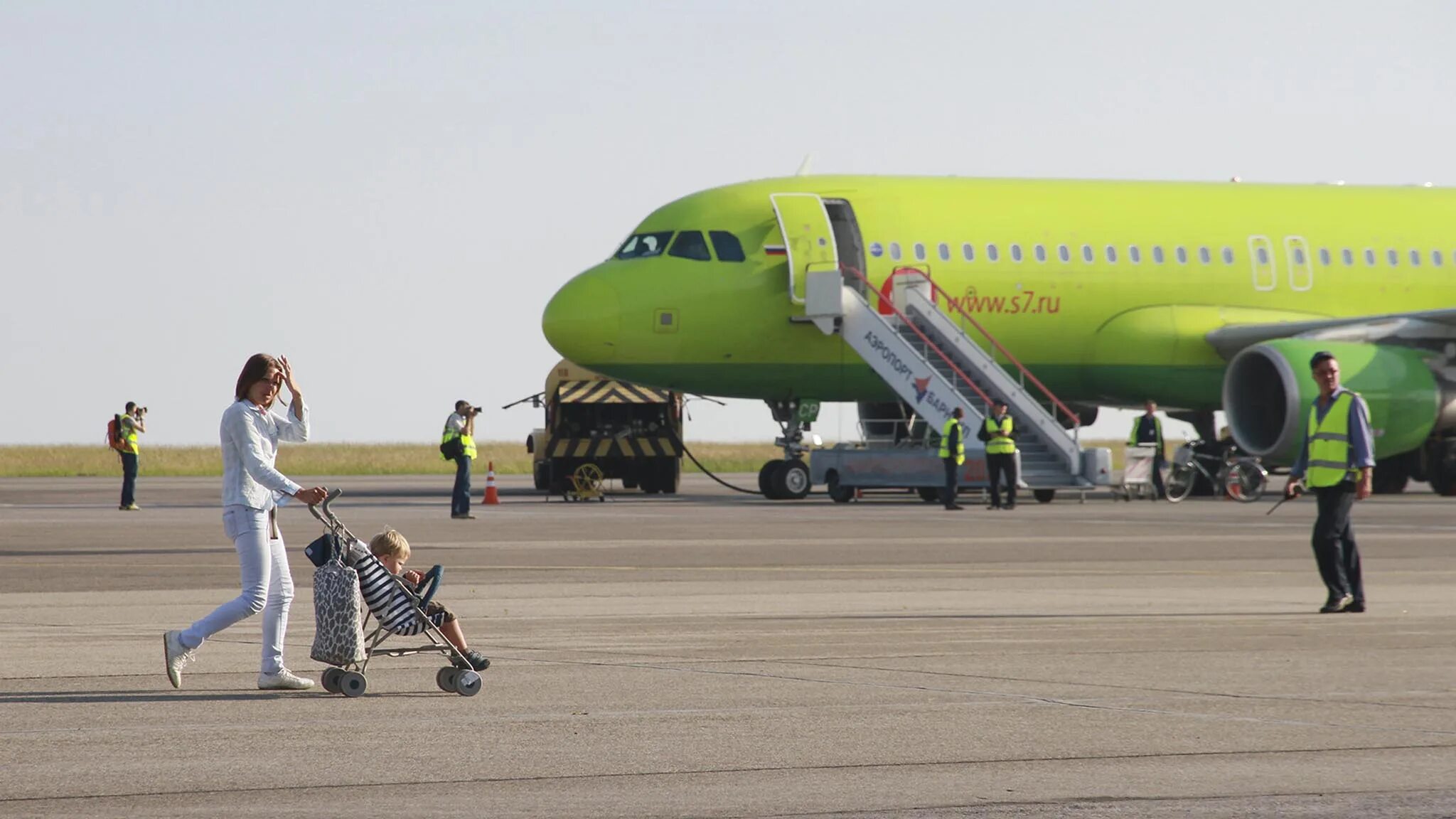 S7 logistics. Сайт c 7. Логотип авиакомпании s seven. Карта s7 priority. S7 airlines логотип png.