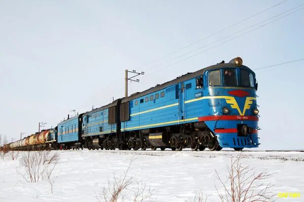 Поезд новый уренгой коротчаево. Железная дорога тюмень сургут. Тэ3 тепловоз ямал. Уфа уренгой поезд вагоны. Поезд новый уренгой коротчаево.