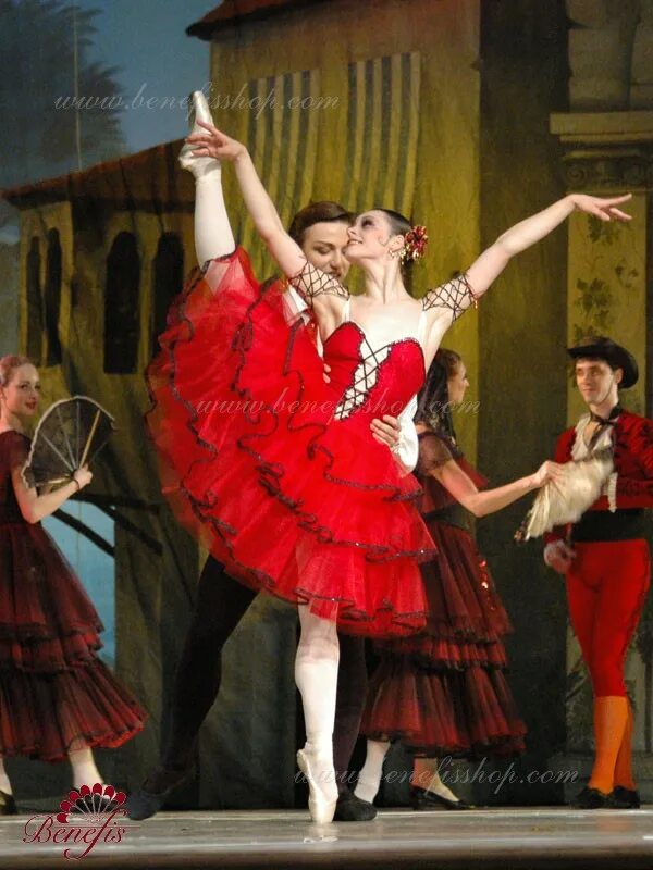 Щелкунчик испанский танец шоколад. Испанский танец в балете лебединое озеро. Чайковский щелкунчик испанский танец шоколад. Испанский танец щелкунчик труппа мариинского театра. Щелкунчик дивертисмент шоколад испанский танец.