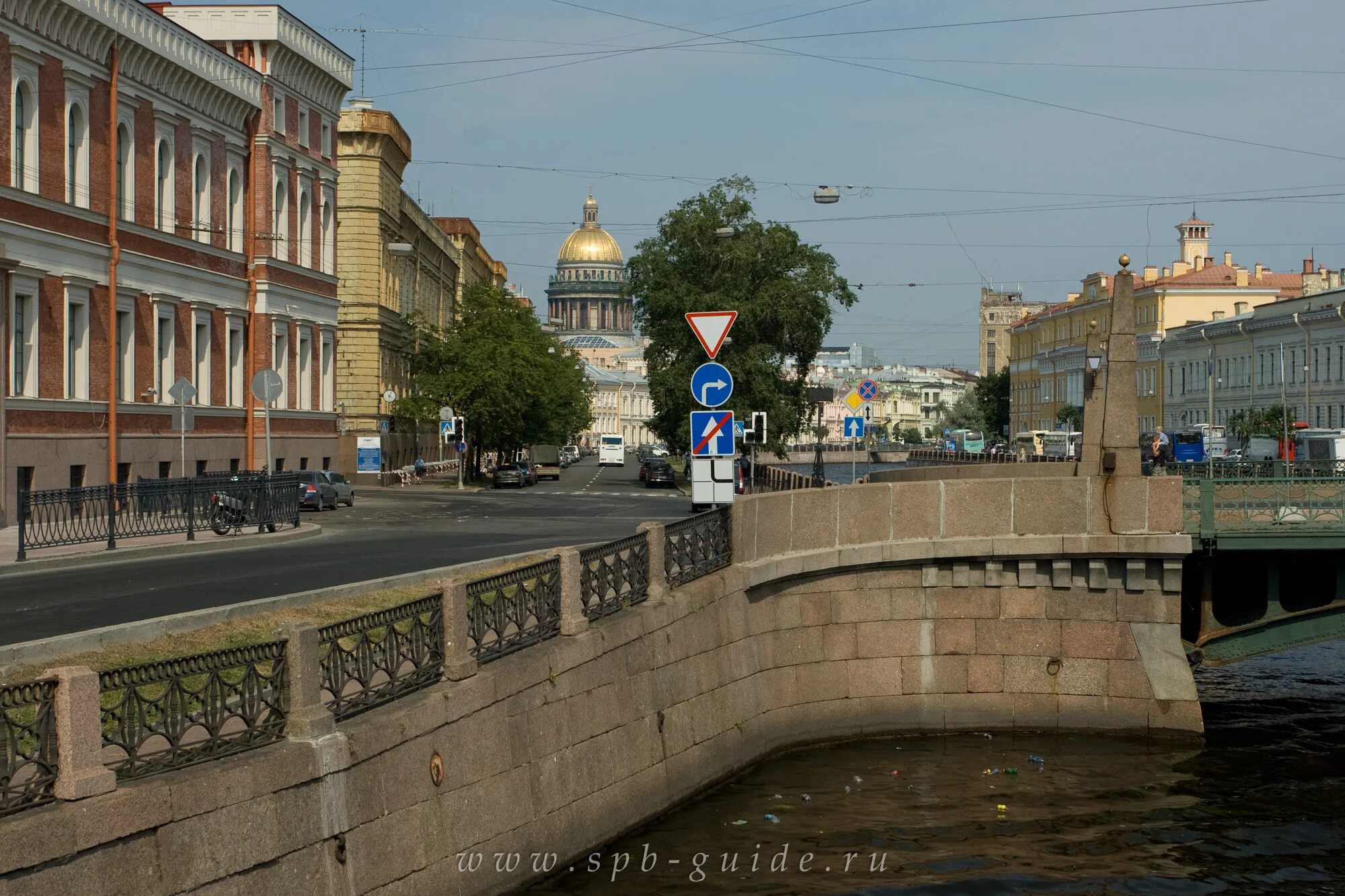 Поцелуева моста в петербурге. Поцелуев мост в санкт-петербурге. поцелуев мост питер. строгановский мост в санкт-петербурге.