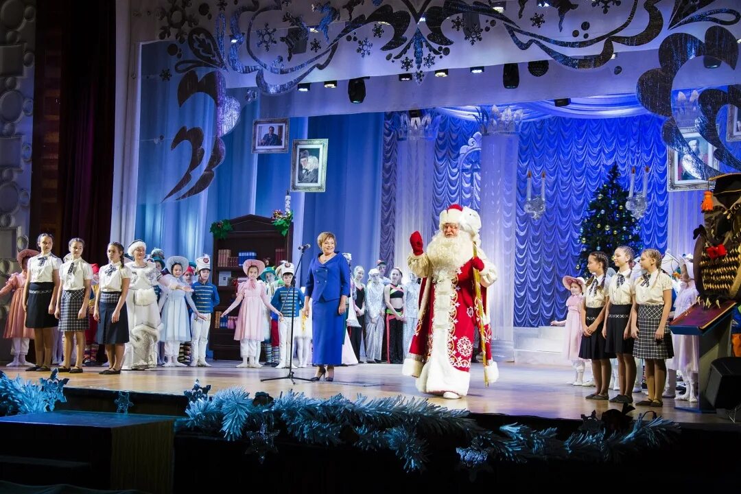 губернаторская елка мурманск фото