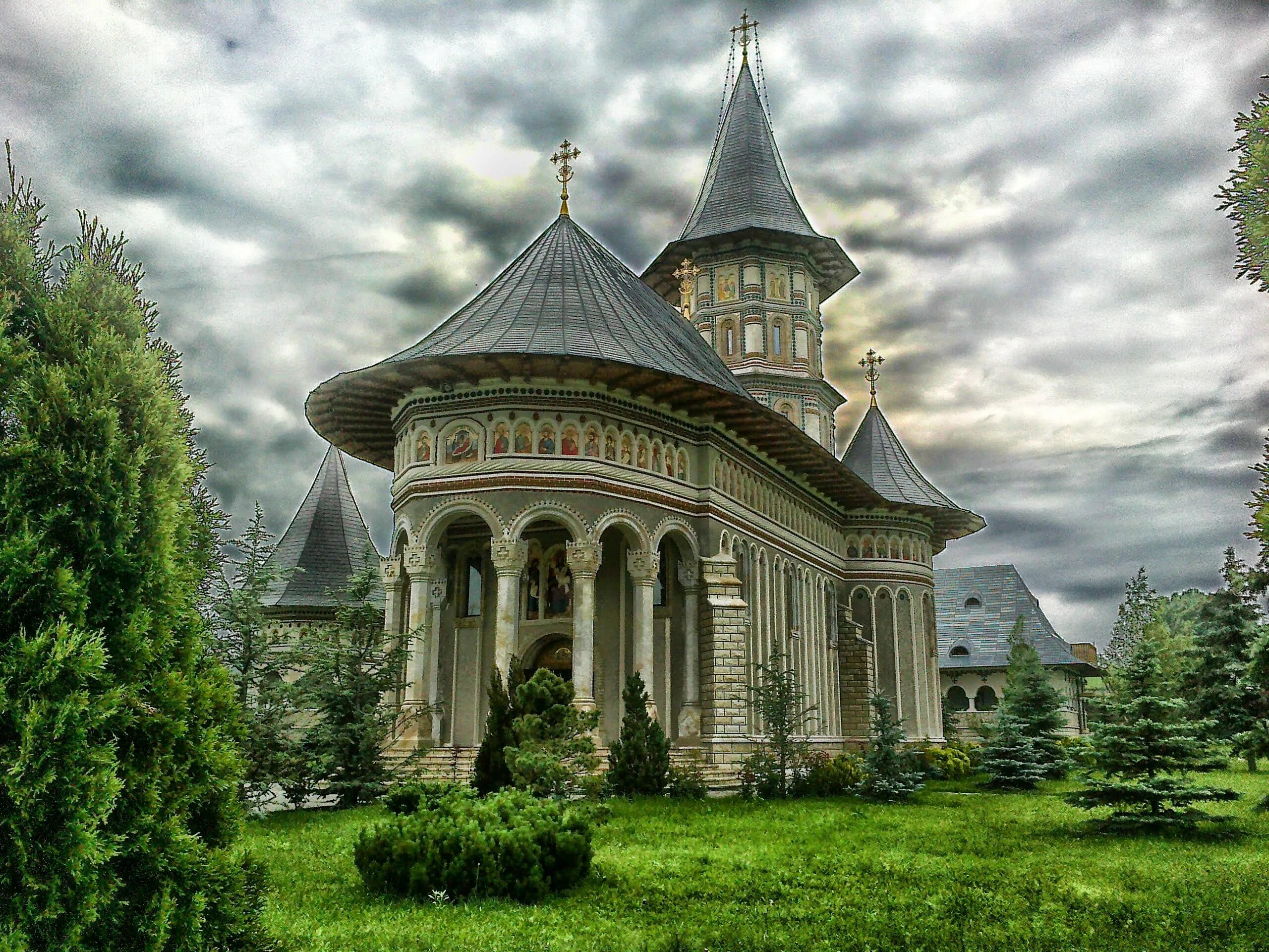 Architecture russia. Тула скит особняки. Храм Сучава Румыния.