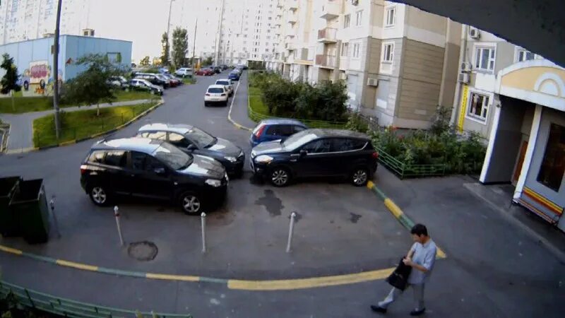 скриншот с камеры видеонаблюдения. камеры наблюдения на дорогах. запись с камеры видеонаблюдения. снимки с камер видеонаблюдения. камера видеонаблюдения.