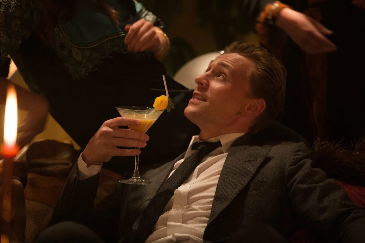 высотка 2015 том хиддлстон.