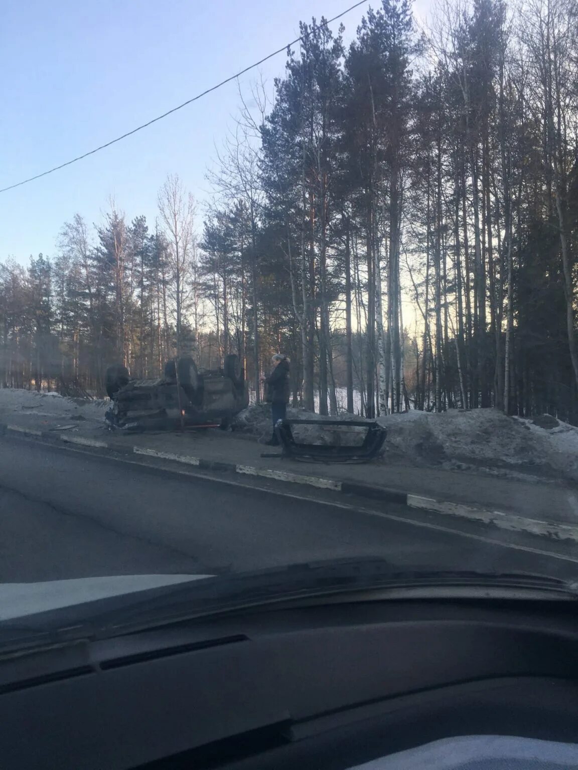 Под петрозаводском. Авария 124 км суоярви петрозаводск 2015. антрацитный под петрозаводском. авария машина перевернулась.