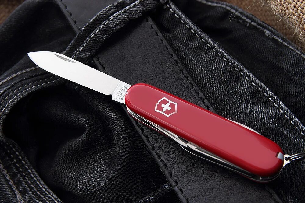 Купить швейцарский нож victorinox. Швейцарский нож Викторинокс. Нож Victorinox Tinker. Складной швейцарский нож Victorinox. Нож Victorinox Tinker small, 84 мм, 12 функций, красный.