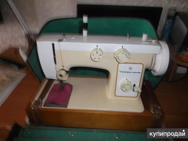 Швейная машина чайка 143. Швейная машинка подольск 100. Зачем скупают швейные машинки подольск чайка. Швейная машина чайка 2. Швейная машинка чайка механическая.