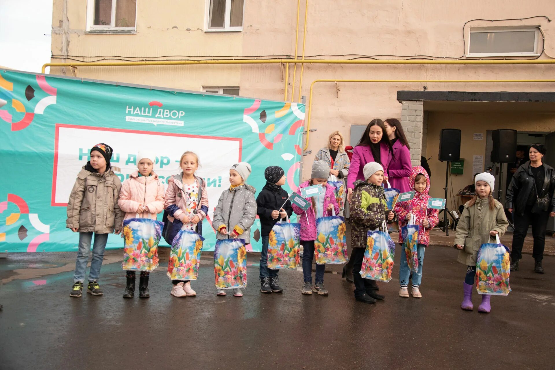 Жители бугульмы национальность. Стелла газинура гафиатуллина в бугульме. Наш двор добрые соседи альметьевск. Без формата бугульма. Бугульма.