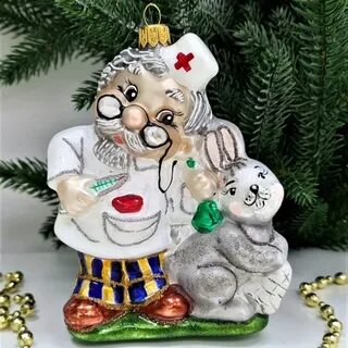 Елочная игрушка айболит