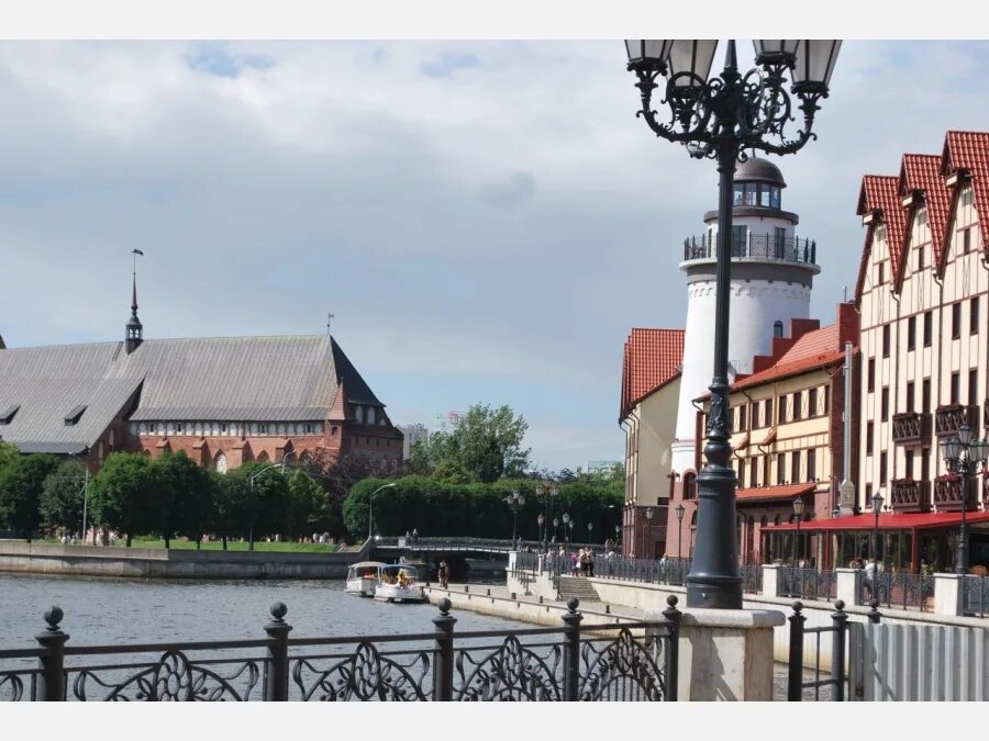 Теплоход самбия калининград. Преголя. Преголя калининград. Набережная реки преголя в калининграде. Калининград река н.