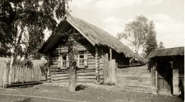 Избы в которых жили ямщики. Сибирская изба 19 века. Почтовые станции российской империи. Курная изба 18 век. Постоялый двор 19 века в россии.