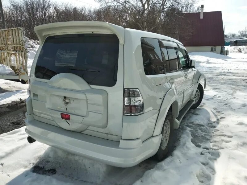 Mitsubishi pajero дверь задняя. Мицубиси Паджеро 4 без запаски. Mitsubishi Pajero 2007 без запаски. Mitsubishi Pajero 4 Tuning без запасного колеса. Mitsubishi Pajero 3 без запаски.