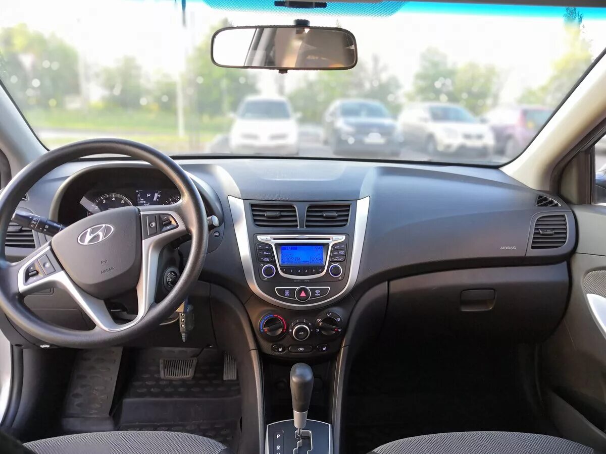 Солярис хс. Hyundai Solaris 2014 салон. Hyundai Solaris 2014 седан салон. Hyundai Solaris 1.4. Hyundai Solaris 1 салон.