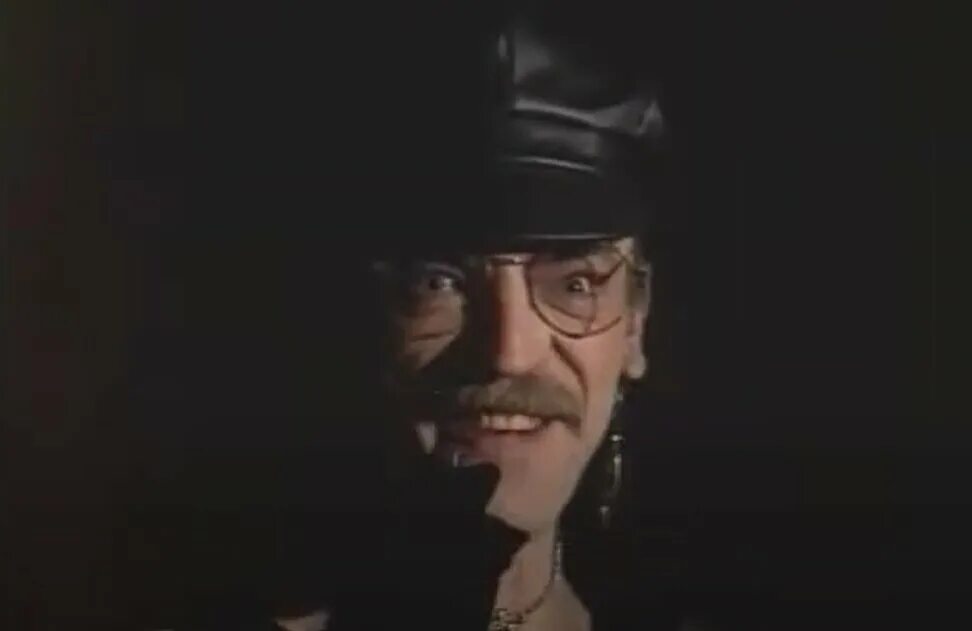 Стас боярский. Боярский в леопардовых лосинах. Михаил боярский в леопардовых лосинах. Боярский бизнесмен клип. Михаил боярский 1990.