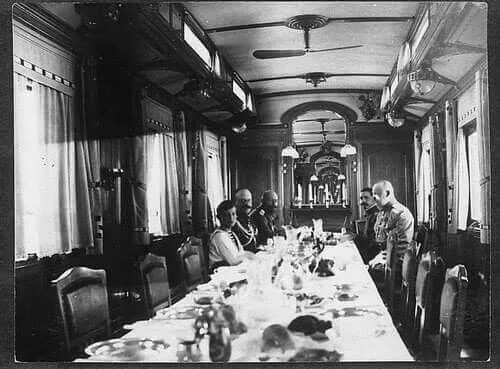 Императорский вагон николая 2. Салон-вагон николая 2. Царь поезд. Царь поезд. Царь поезд.