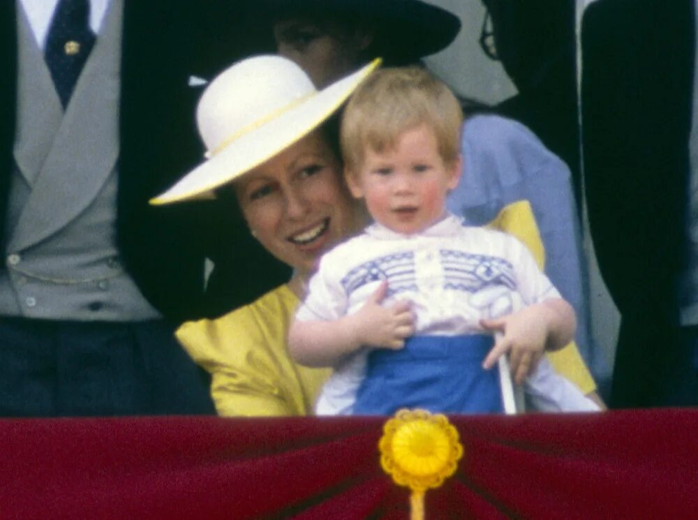 Королевские обиды. Крестины принца Эндрю. Prince Harry Prince William . Princess Anne.