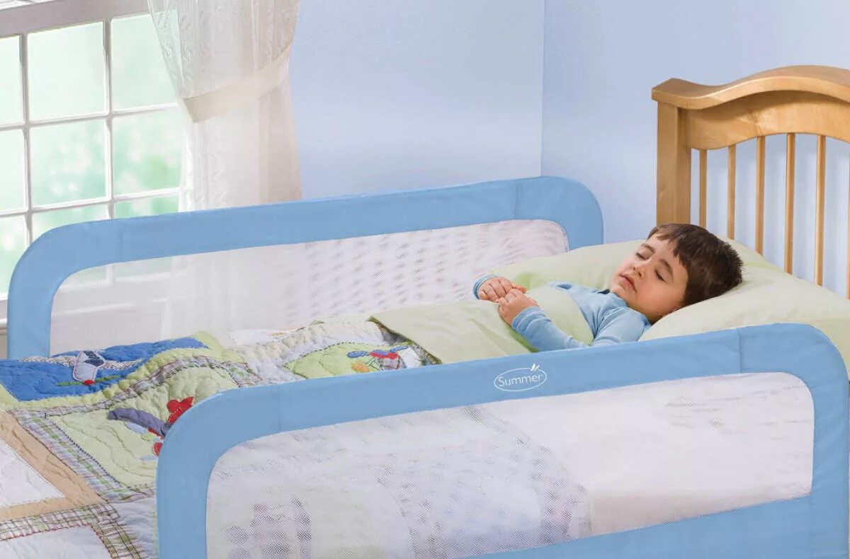 Бортик babyhome. Как обезопасить ребенка от падения с кровати. Защити кровать. Малыш кровать. Барьер для кровати baby home.