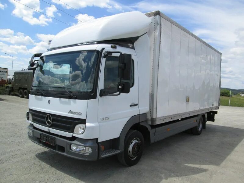 Управление мерседес атего. Mercedes-benz atego 815. мерседес бенц 815 atego. mercedes atego 2. мерседес бенц 823 атего.