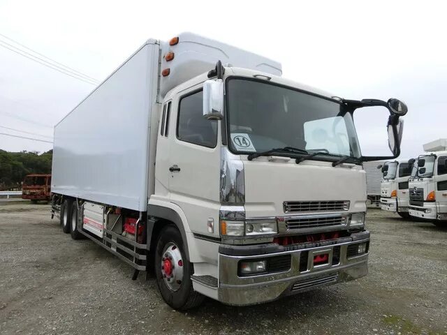 Митсубиси Фусо 5 тонник. Митсубиси Fuso Truck 1993. Fuso (Mitsubishi) рефрижератор 10 тонн. Mitsubishi Fuso super great бабочка. 5 тонн купить красноярск