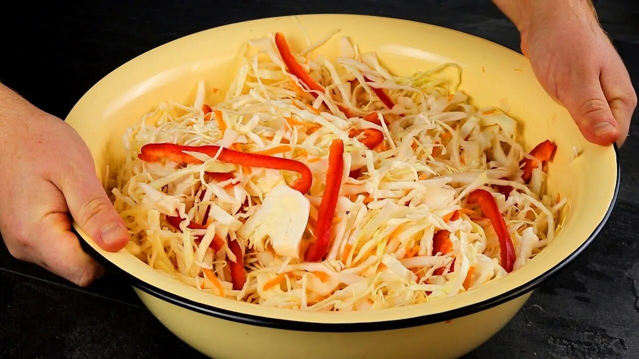 Соленый капуста с перцем. Соленый капуста с перцем