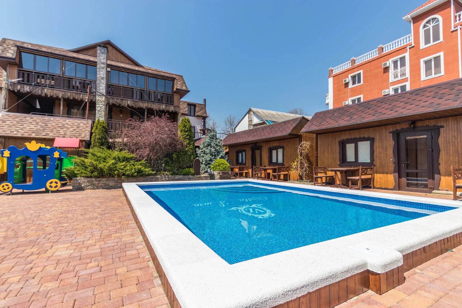 береговая 6 архипо-осиповка гостевой дом. гостевые дома архипо осиповка с бассейном 2022. архипо осиповка с бассейном у моря. отель серебристая чайка архипо-осиповка. архипо-осиповка новороссийская.