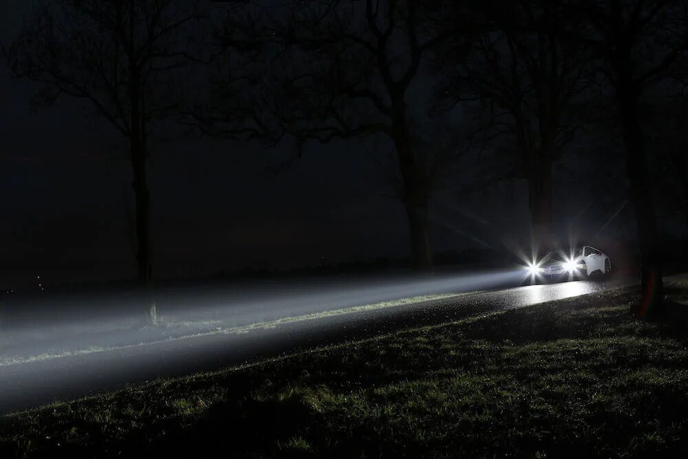 Lighting up the dark. Свет фар. Свет фар ночью. Машина ночью на дороге. Свет от фар.