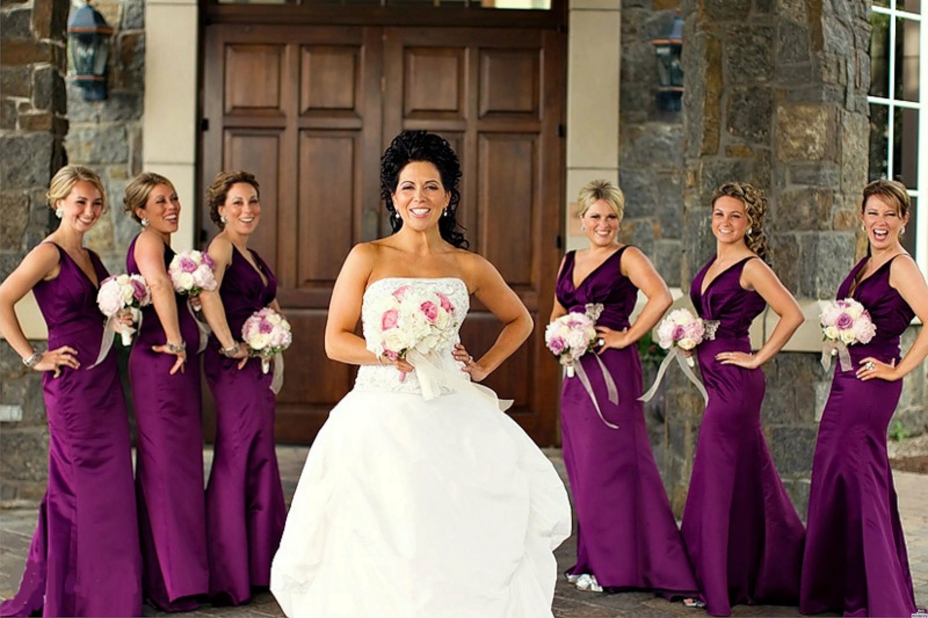 Какой цвет платья невесты. Платье подружки невесты. Подружки невесты фото. Платье на свадьбу к подруге. Свадебные платья для подружек невесты.