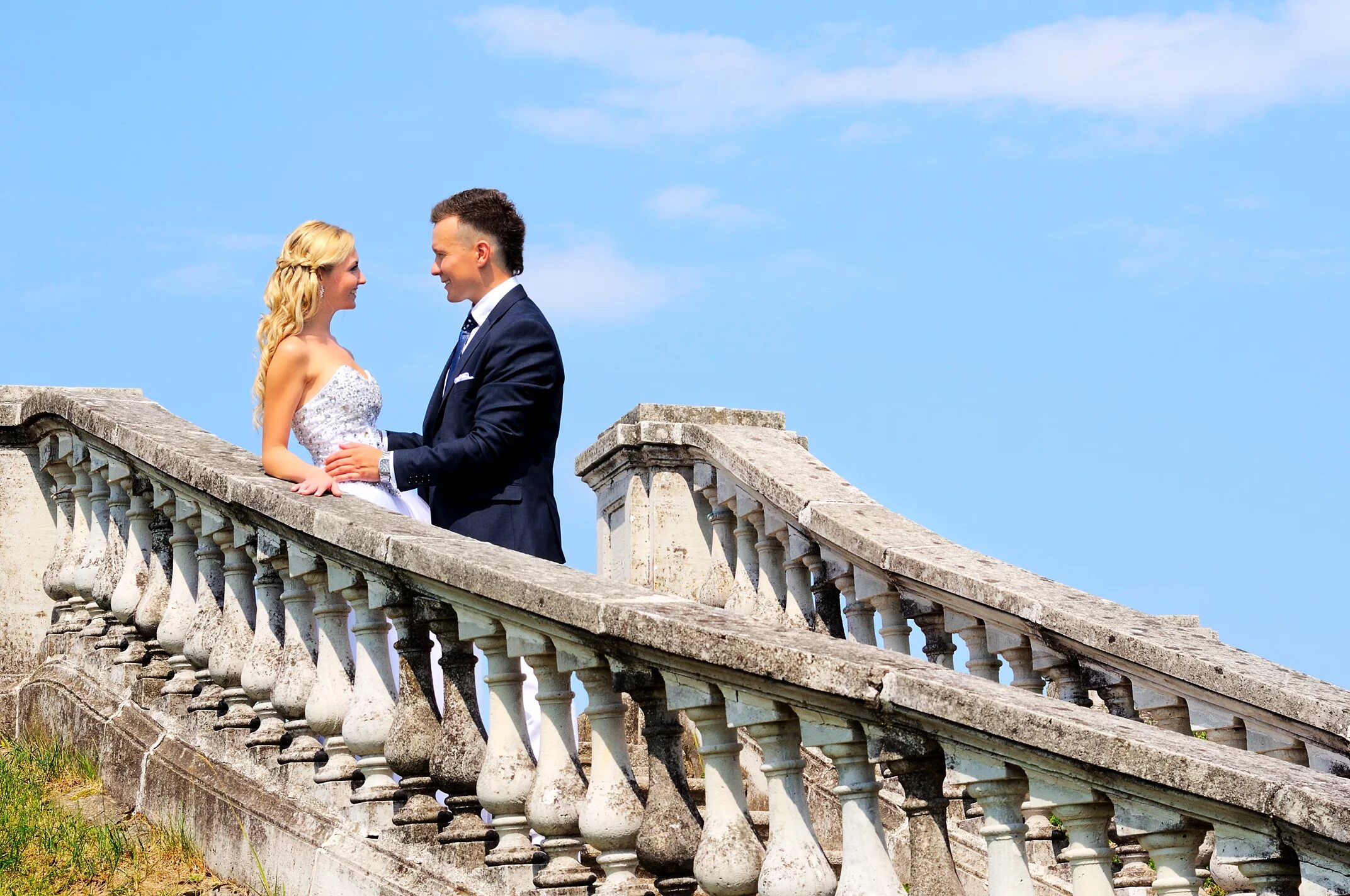 свадьба в питере. зимняя свадьба в питере. свадьба питер исаакиевский. красивые позы для свадебной фотосессии. фотосессия санкт петербург пара.