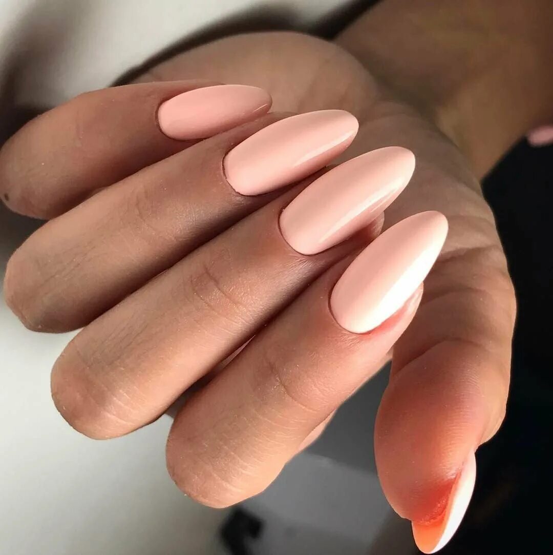 Острые ногти. Ногти миндаль цвета. Нюд 2020 миндаль. Ногти миндаль цвета. Градиентный френч миндаль.