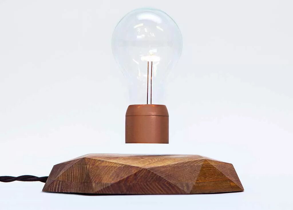 Flyte левитирующая лампа. Настольный светильник с магнитами Levitation Lamp. Лампа парящая в воздухе настольная. Лампочка висящая в воздухе. Ручка висящая в воздухе