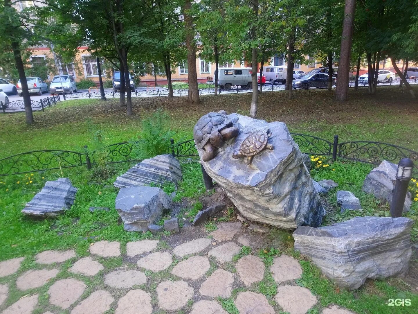 Эдемский сквер Новосибирск. Сад Эдем Новосибирск. Скульптуры в парке Эдем Новосибирск. Сад Эдем Новосибирск фото. Черепахи новосибирск