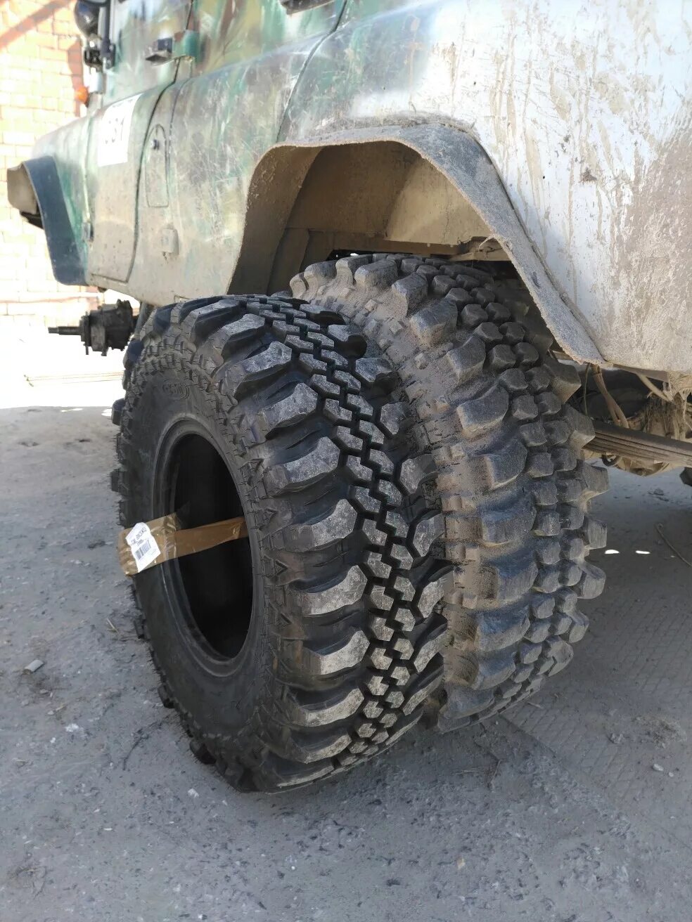 CST-Maxxis cl18. CST CL-18 35/12.5 r15 на УАЗ. Шины CST cl18 на УАЗ 469. Maxxis-CST cl18 33/10,5/16.