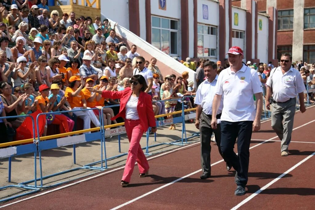 Королева спорта для праздника. Королева спорта где проходит. Королева спорта. Королева спорта где проходит. Королева спорта.