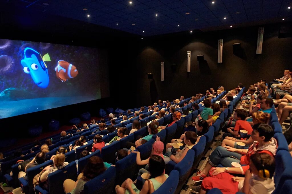 кинозал мультфильмов. кинозал мультфильмов. каро 11 imax зал. показ мультфильмов. шрэк 4-d мультфильм 2003.