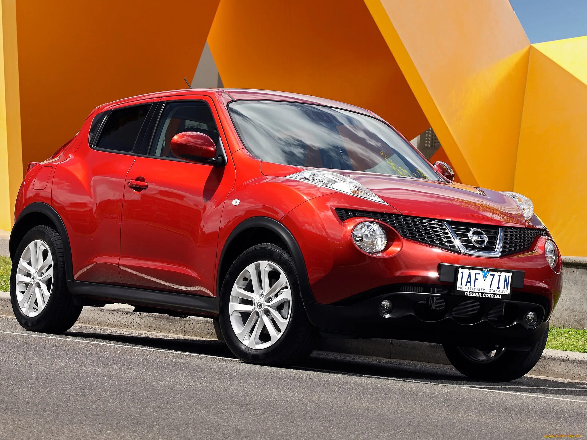 Машины похожие на ниссан. Nissan Juke. Nissan Juke 2014. Nissan Juke 2013. Ниссан Жук 2008.