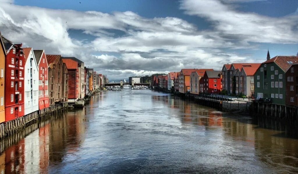 Норвегия осло. Осло улицы города. Улица карла йохана в осло. Тромсо норвегия. Норвегия город осло.