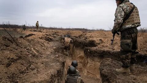 Видео расстреляли в окопе