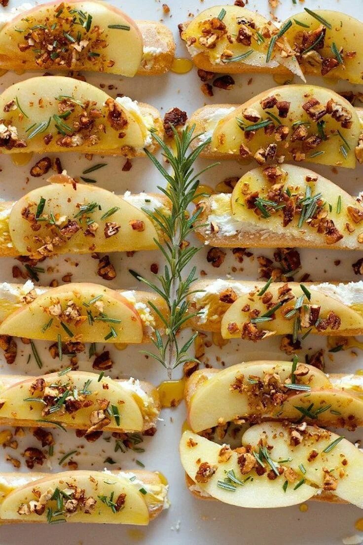 Сырный рулет с оливкой