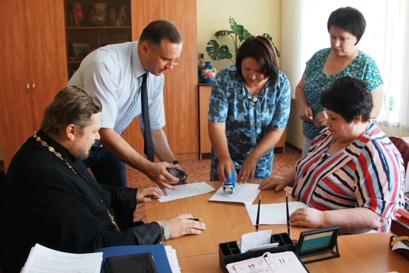 Соцзащита россошь. Куво усзн россошанского района. соцзащита острогожского района воронежской области. куво усзн острогожского района.