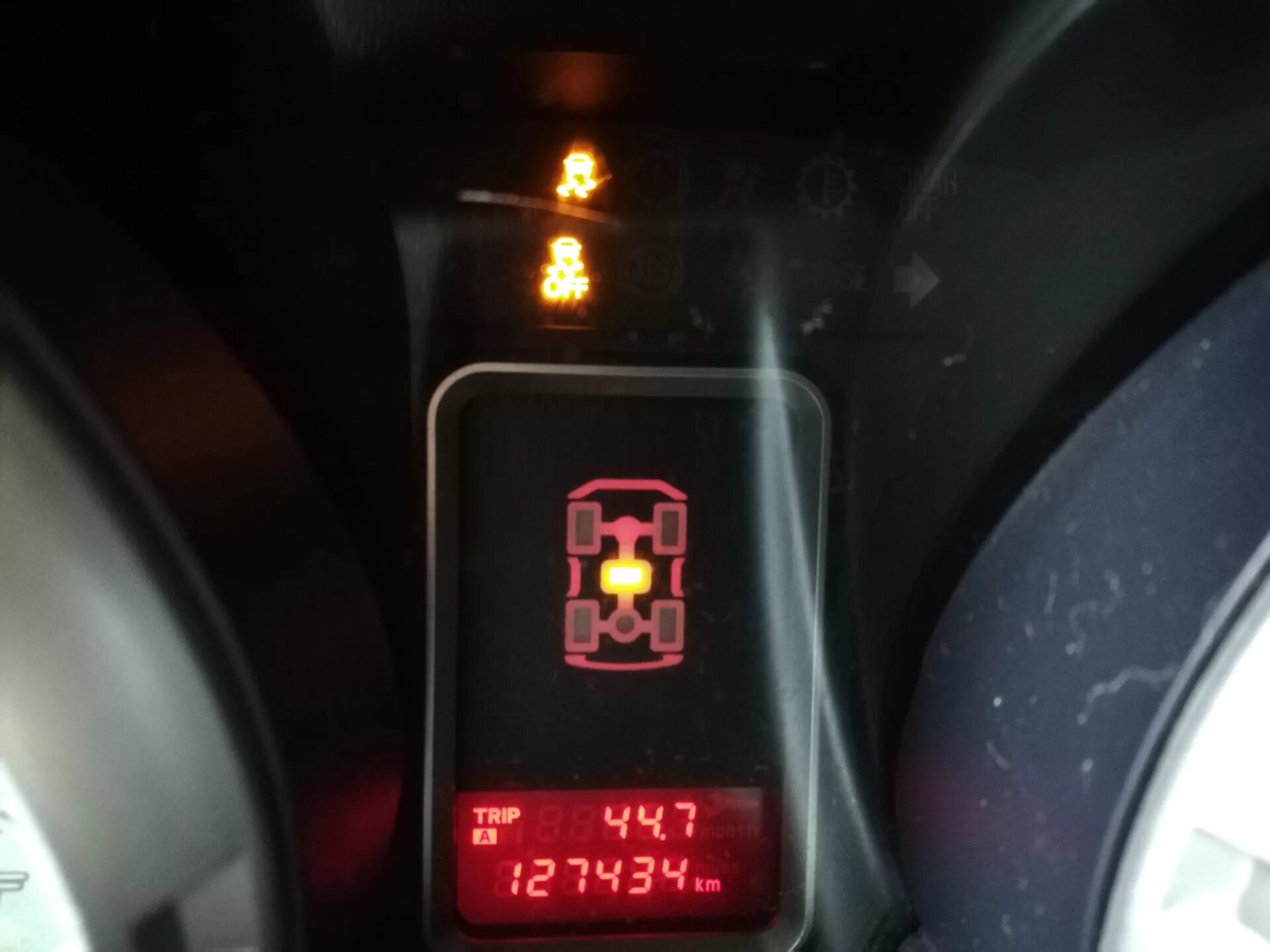 Паджеро 4 ошибка. Кнопка asc off mitsubishi pajero sport. загорелась лампочка раздатки mitsubishi pajero 4. asc off паджеро 4.