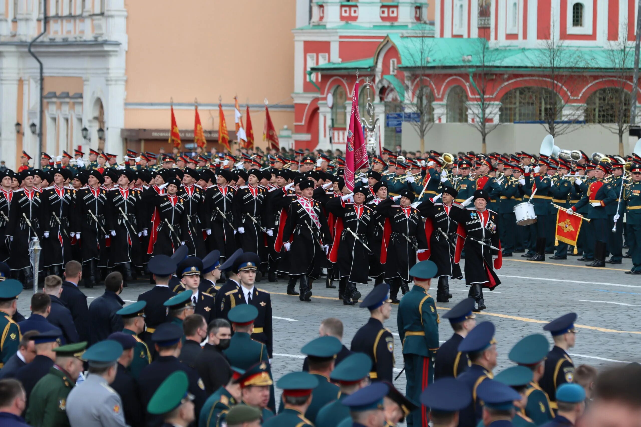 Парад казаков. Кубанские казаки на параде Победы в Москве. Кубанские казаки парад Победы 2021 в Москве. Донские казаки на параде Победы 2021. Донские казаки на параде в Москве 2021.