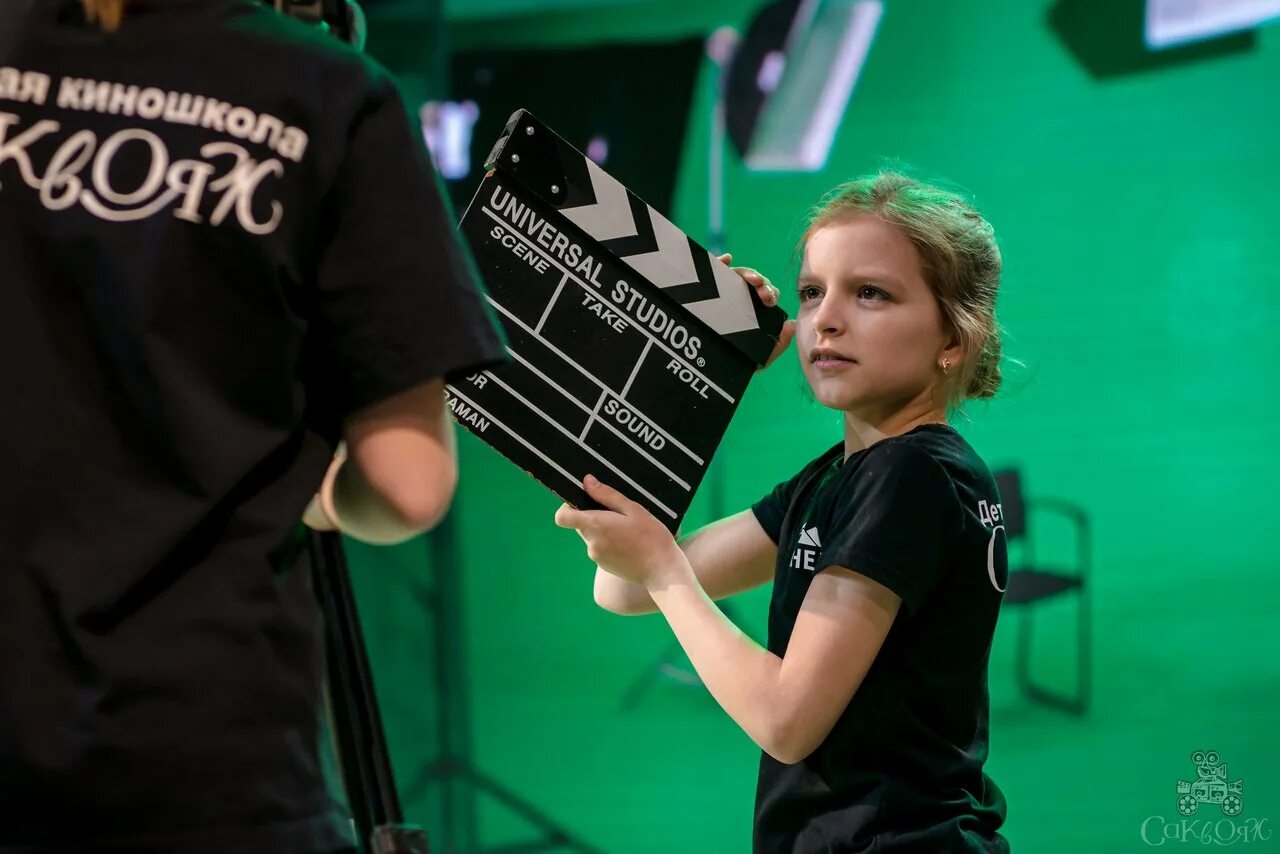 съёмка (кинематограф). дети на съемках фильма. дети на съемочной площадке. киношкола для детей. съемочная команда.