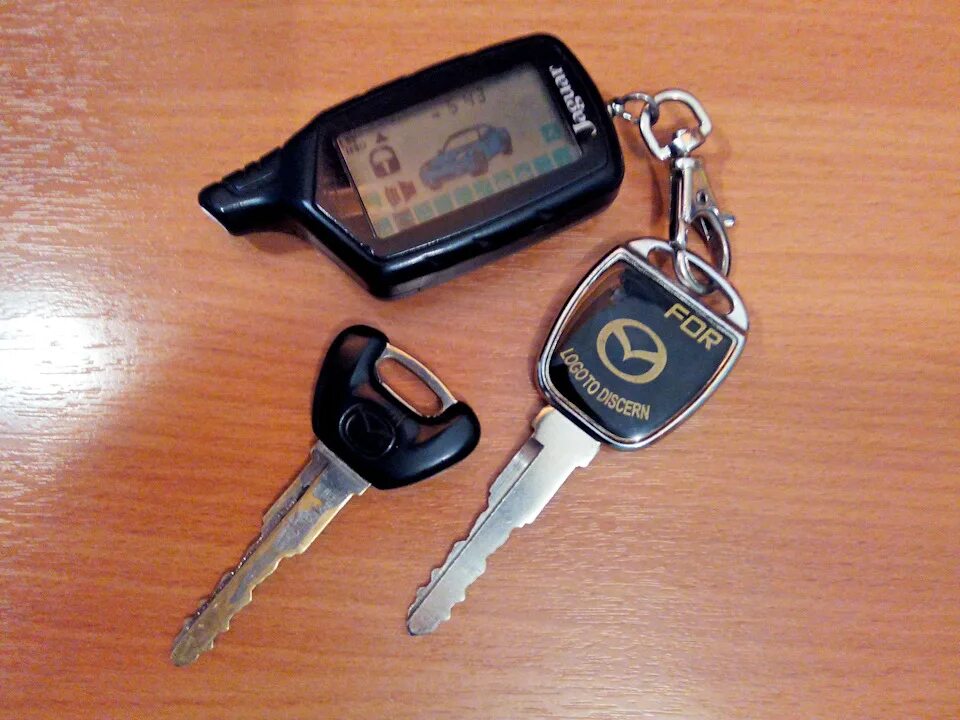 Ключи от машины чайка. Чип иммобилайзера лада гранта. Ключ хендай солярис 1. Key ли. Ключ от киа рио 2016 чипованный.