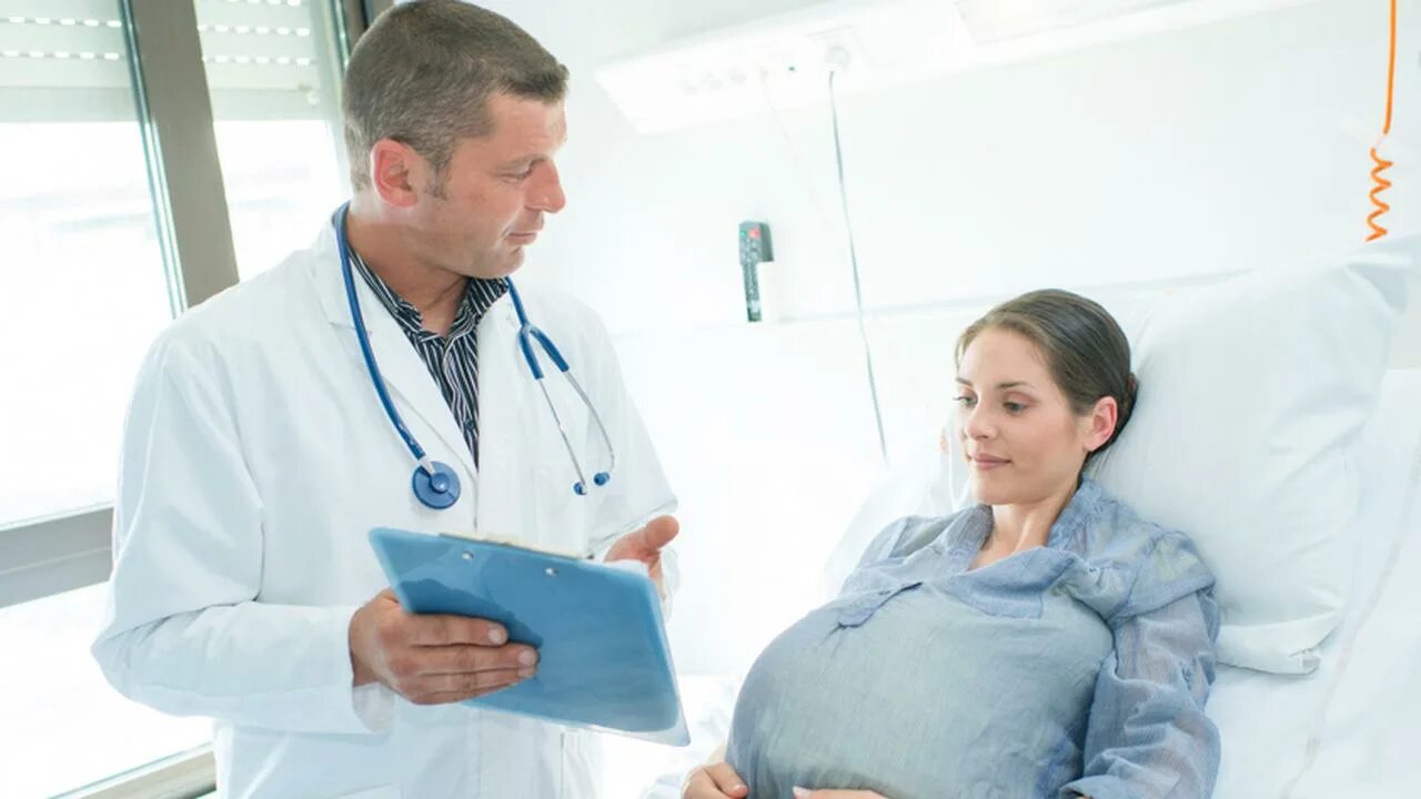 Беременны ложатся в больницу. Беременная женщина в стационаре. Беременные женщины в больнице. Беременны ложатся в больницу. Беременная женщина в стационаре.