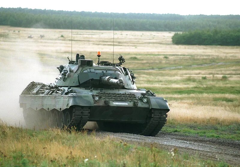 Танк леопард согнули дуло. Леопард-1 фрг. танк leopard 1а5. танк леопард фрг.