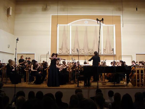 Концерт общего фортепиано афиша. Большой зал гнесинский на поварской. Колледж имени гнесиных. Российская академия имени гнесиных колледж. Поварская 38 училище гнесиных.