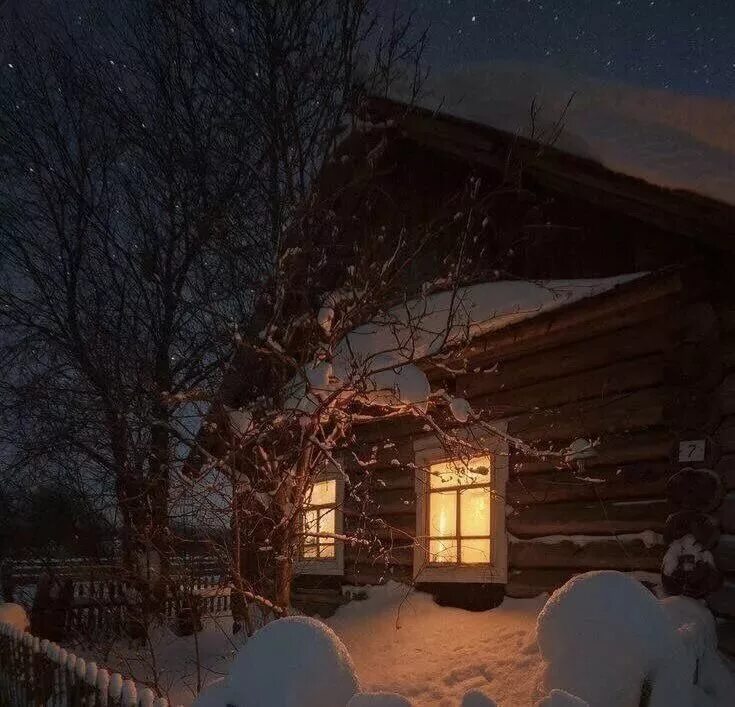 Час ночи зимней деревенской до кабинета. Час ночи зимней деревенской до кабинета